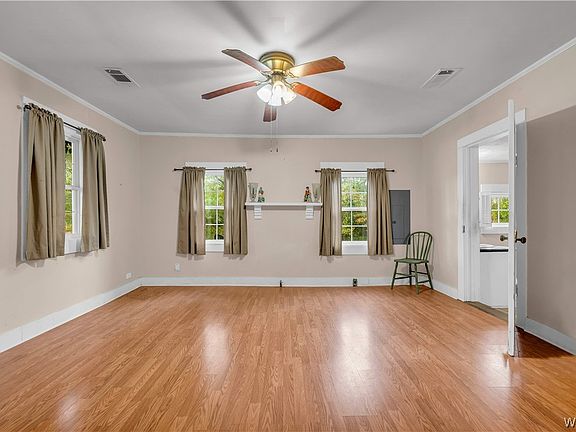 4th image of 5215 Cody Rd
