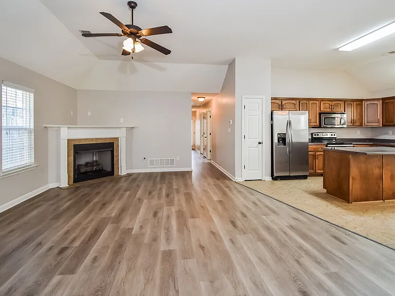 7860 Ridgedale Dr — Photo 5