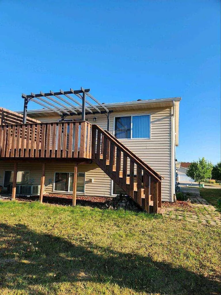 Building Photo - 1044 41st Ave W