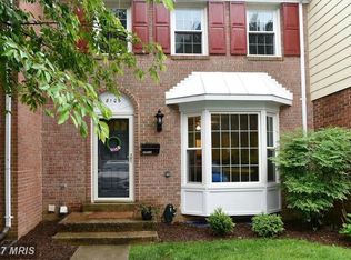 8106 Sleepy View Ln, Springfield, VA 22153