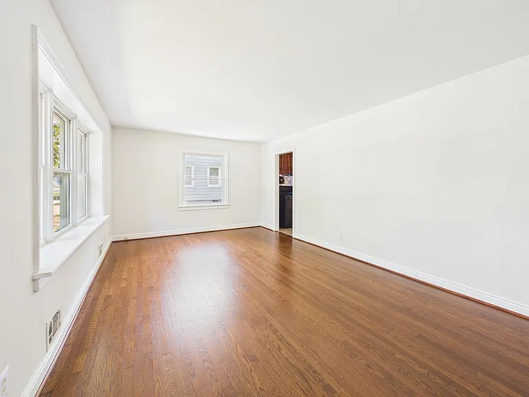 955 Barlen Dr — Photo 6