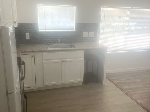 3rd image of 2233 Grant St #21