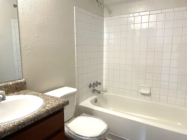 Perry Place Apartments — Photo 41