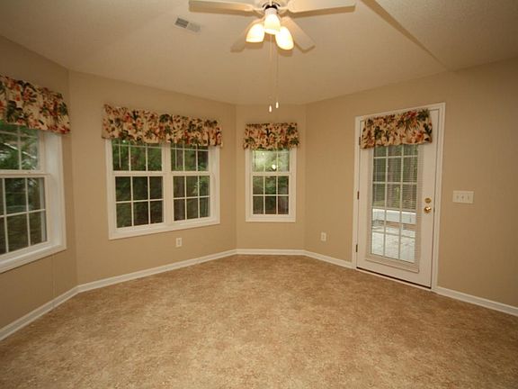 4th image of 105 Rutledge Ln