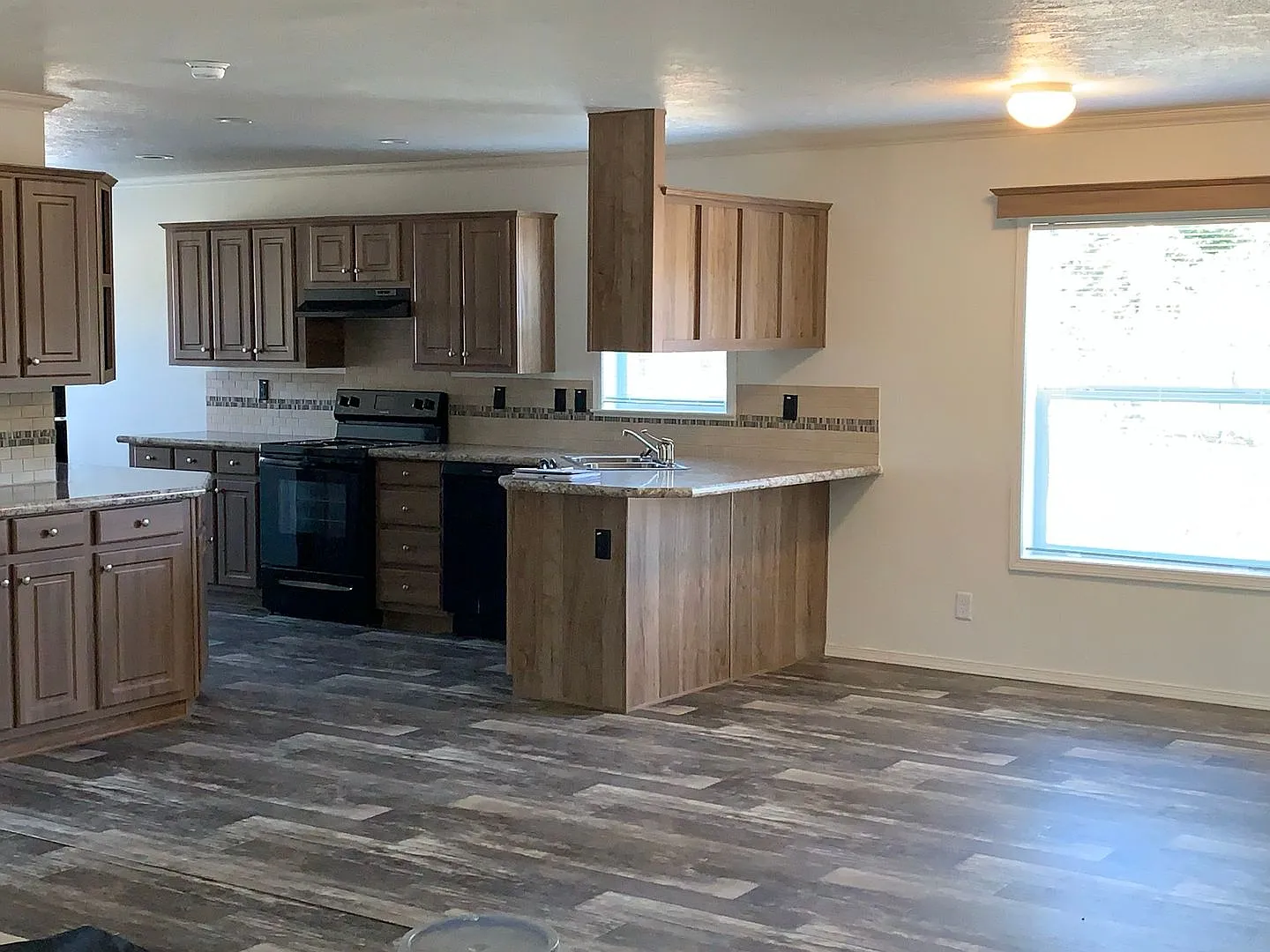 New, Luxury Home in a Rural Location of Philomath — Photo 4