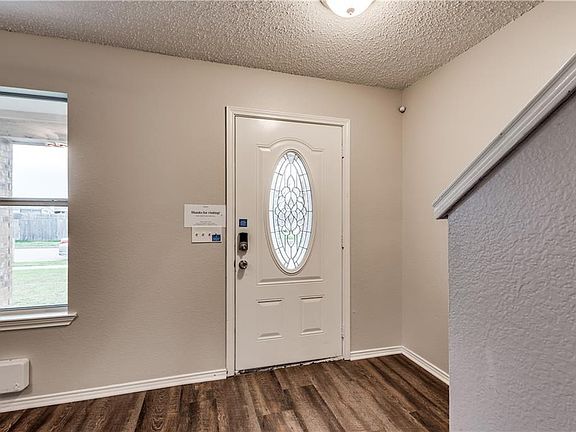 5th image of 423 Harvard Dr