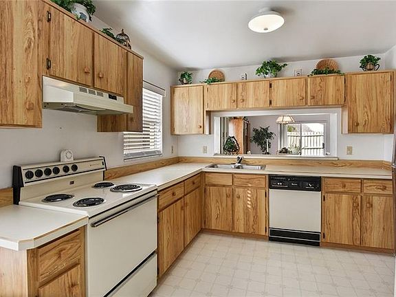 3rd image of 3214 Feather Ln