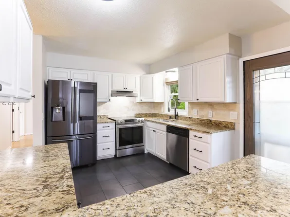 8400 Northern Dr, Crystal, MN 55427