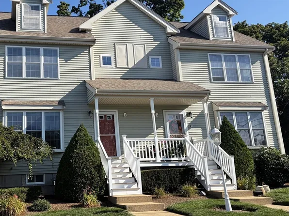 646 Bedford St APT B2, Whitman, MA 02382