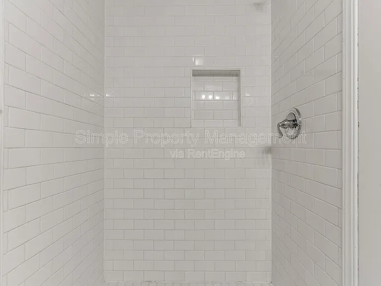 7505 NW 29th St — Photo 16