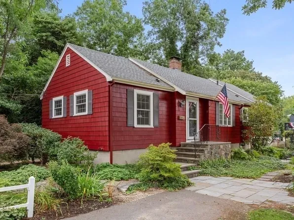 9 Brimblecomb Ave, Marblehead, MA 01945