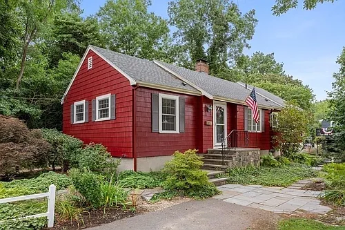 9 Brimblecomb Ave Photo 1