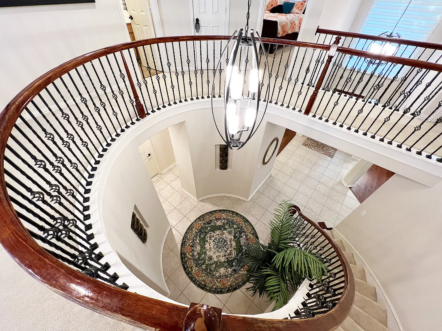 4 bed, 3715 sqft, $7,995 — Photo 3