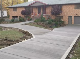 8124 York Rd #1, North Royalton, OH 44133