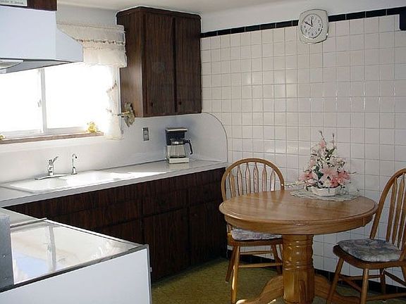 Ceramic Tile Walls in Kitchen