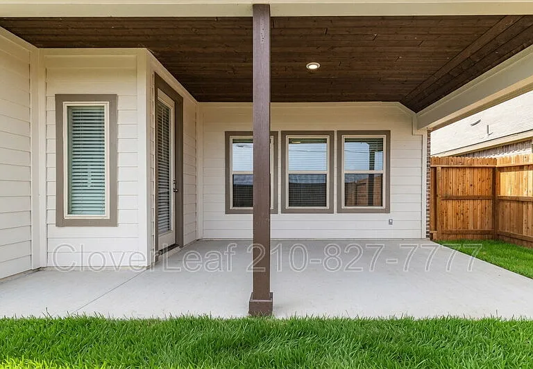 1322 Cool River Ct — Photo 32