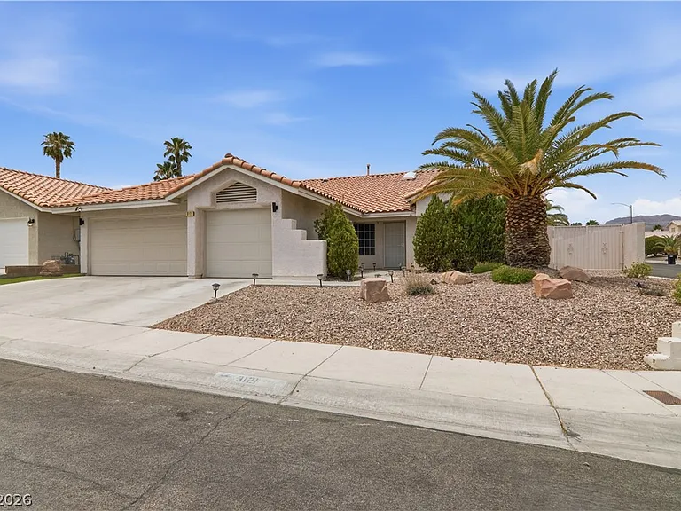 3121 Siena Cir — Photo 32