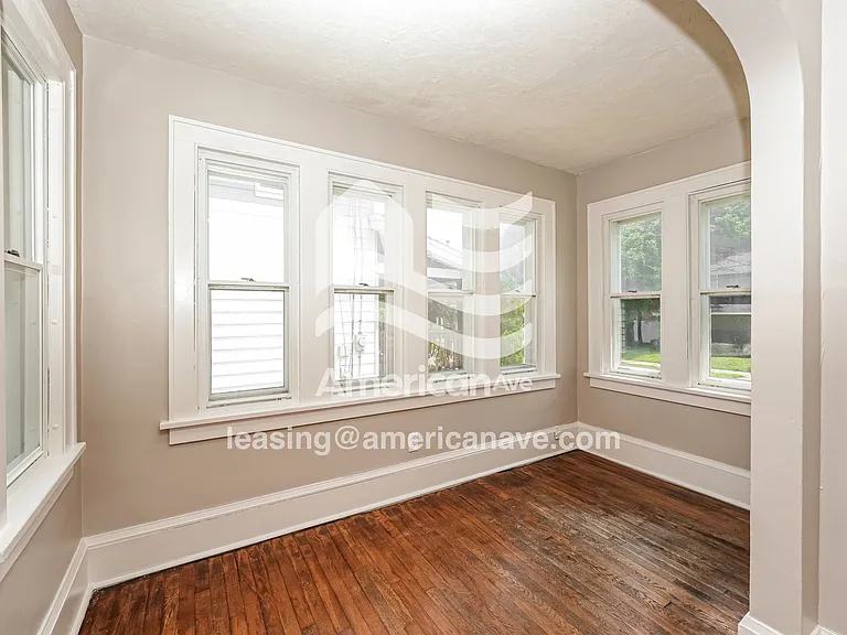 607102_007_breakfast_nook_7.jpg