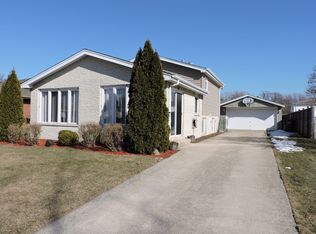 17807 65th Ave, Tinley Park, IL 60477