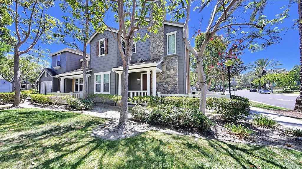 3 bed, 2.5 bath, 1736 sqft, $4,500 — Photo 3