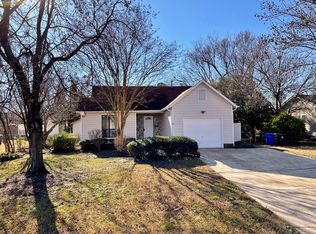 5805 Dockridge Ct, Fayetteville, NC 28304