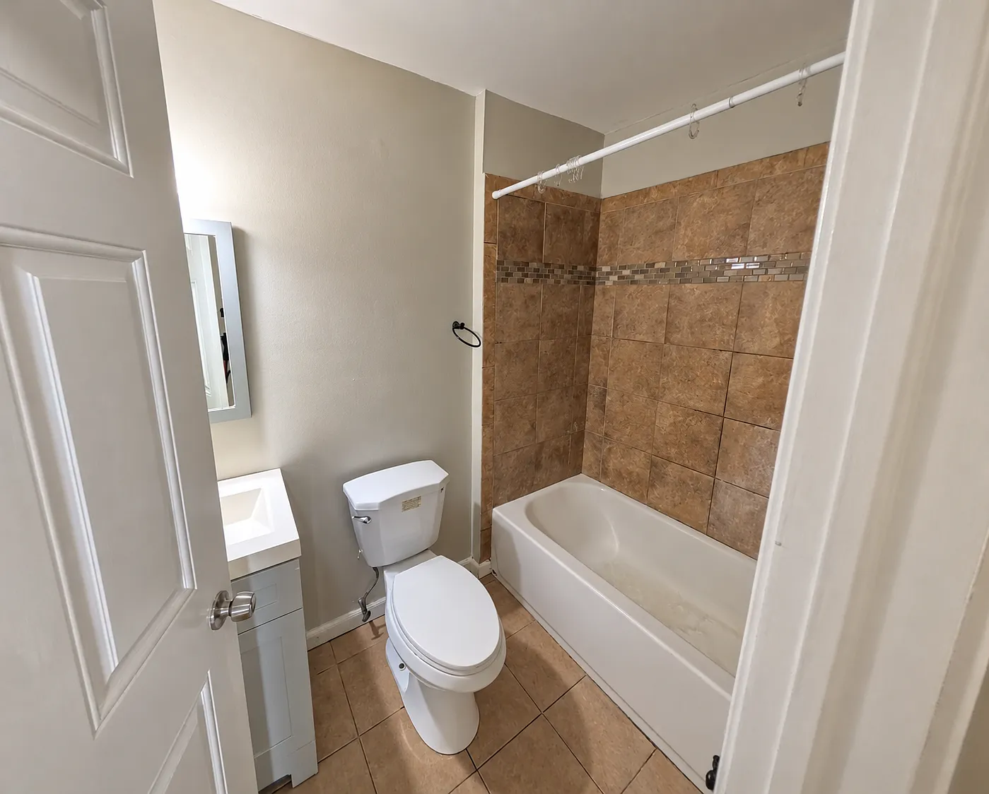 28 Fisher Avenue — Photo 2