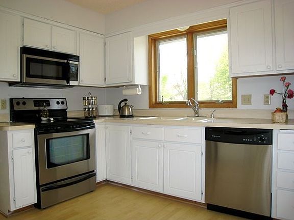 3rd image of 1387 Willow Creek Ln
