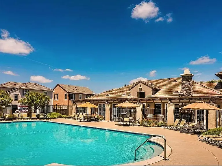 40 Villa Gardens Ct — Photo 22