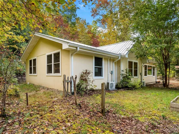 24 White Willow Rdg, Black Mountain, NC 28711