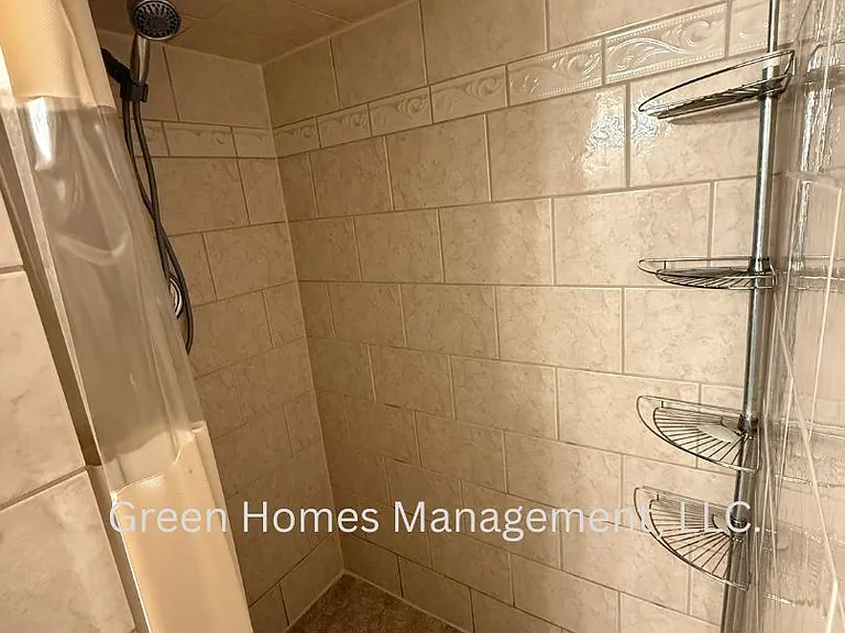 895 Harrison St — Photo 17
