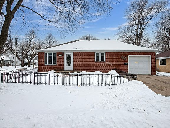 3rd image of 1325 S Harmon St