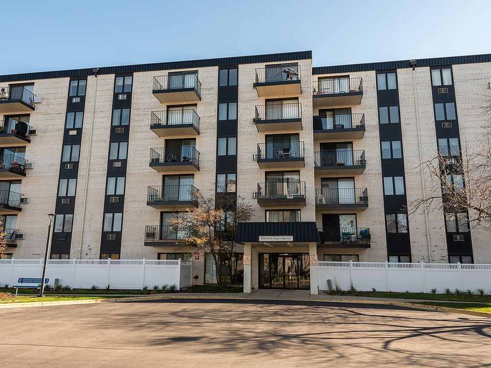 1st image of 9731 N Fox Glen Dr APT 6F