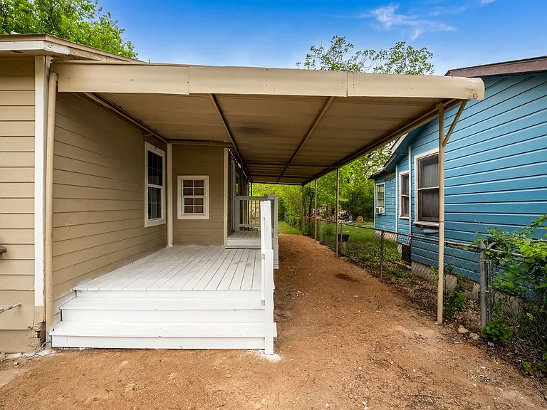 250 Koehler Ct — Photo 27