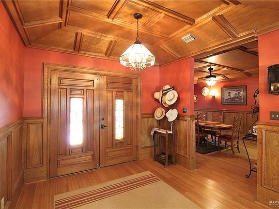 3rd image of 1304 Lark Ave