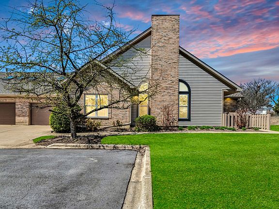 2nd image of 144 Canterbury Ct