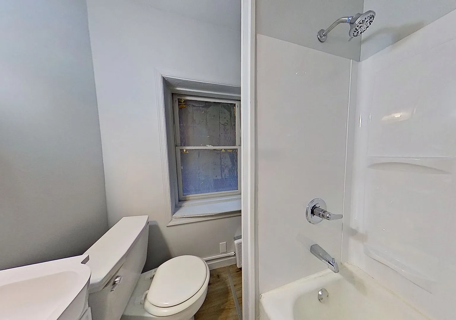 Walkable One Bedroom in York City — Photo 2