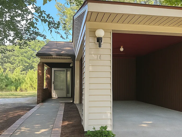 200 Santree Dr #E14 — Photo 1