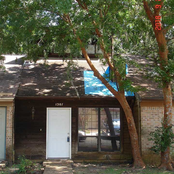 1st image of 1307 Castelnau Ct #B