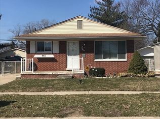 8433 Fremont St, Westland, MI 48185