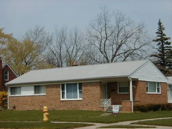 14000 Victoria Ave, Oak Park, MI 48237