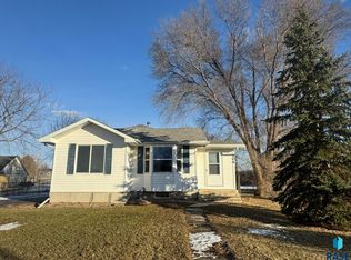 104 N Section Line St, Howard, SD 57349
