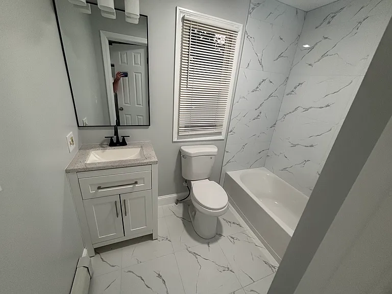 110 Derby Ave — Photo 4