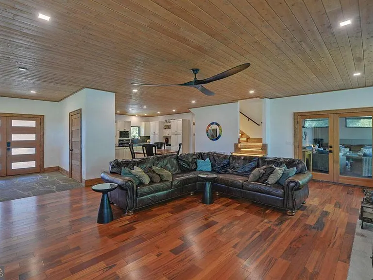 675 Freedom Heights Dr — Photo 4