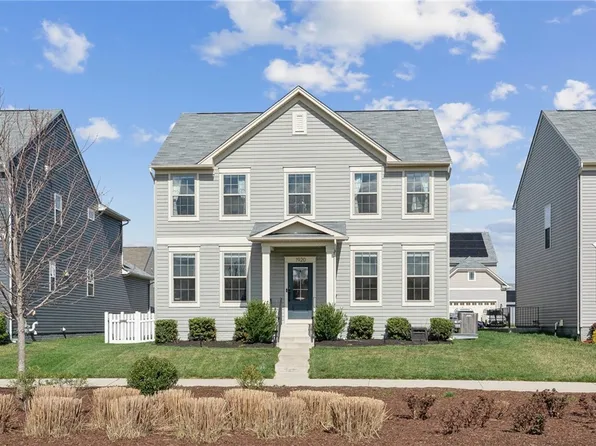 1920 Captain Dr, Fredericksburg, VA 22408