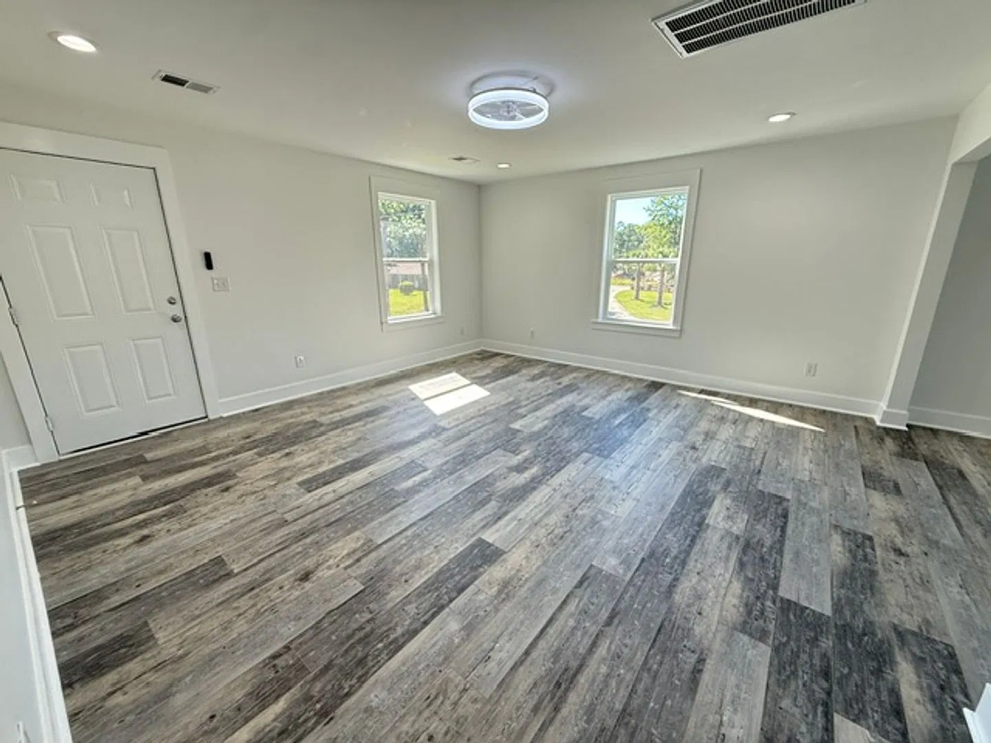 2 Bedroom 2 Bath Apartment in Goose Creek — Photo 2