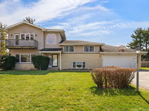 26197 W Hickory Ln, Ingleside, IL 60041