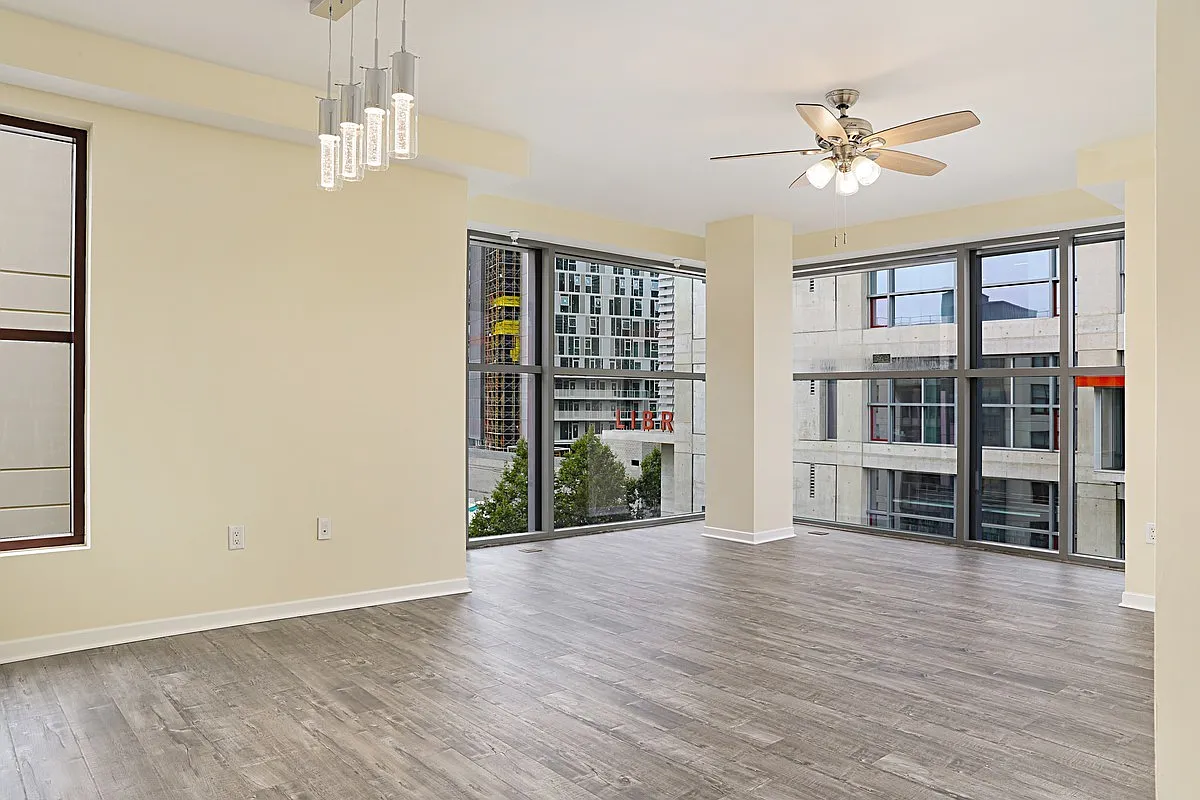 East Village 2 bedroom 2 bath condo in Metrome! — Photo 1