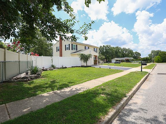 2nd image of 25 Orchard Ct