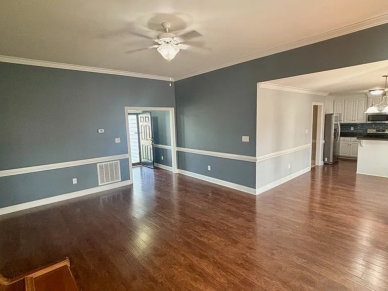 2037 Cherrytree Ln — Photo 4