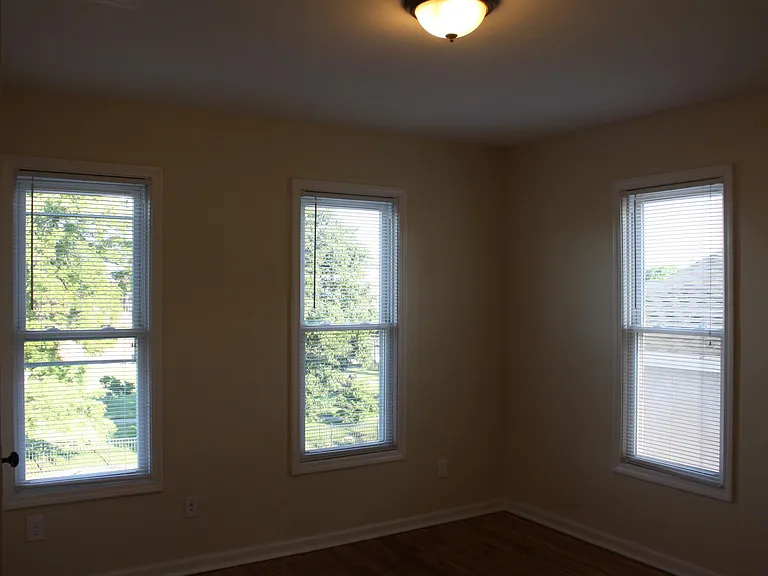 1466 Indianola Ave — Photo 10